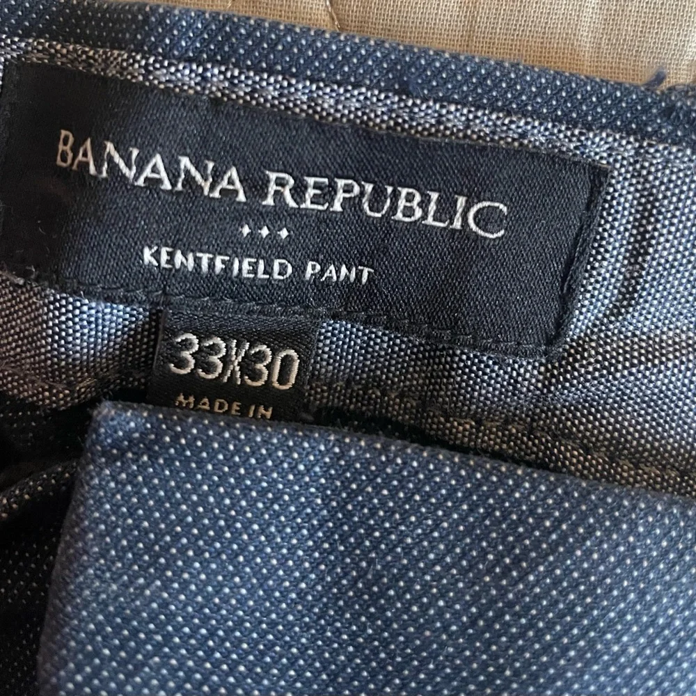 BANANA REPUBLIC Flat Front Cotton Dobby Nailhead Kenfield Pant in Navy Size 33‎